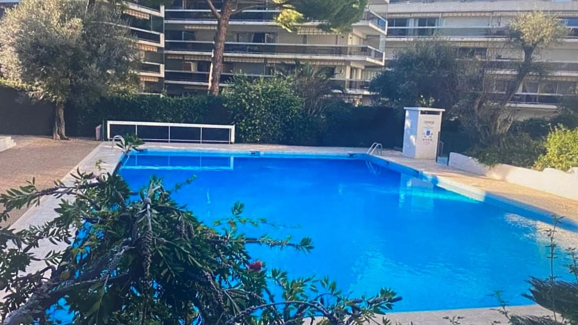 Lägenhet Logement En Residence Vacances Classe 2 Etoiles Au Bord De Mer 4 Couchages Avec Cabine Lit Superpose Et Au Salon Un Canape Convertible Et Piscine A 300 M Des Transports Communs,Gare Ferroviaire,Commerces Et Plages Antibes
